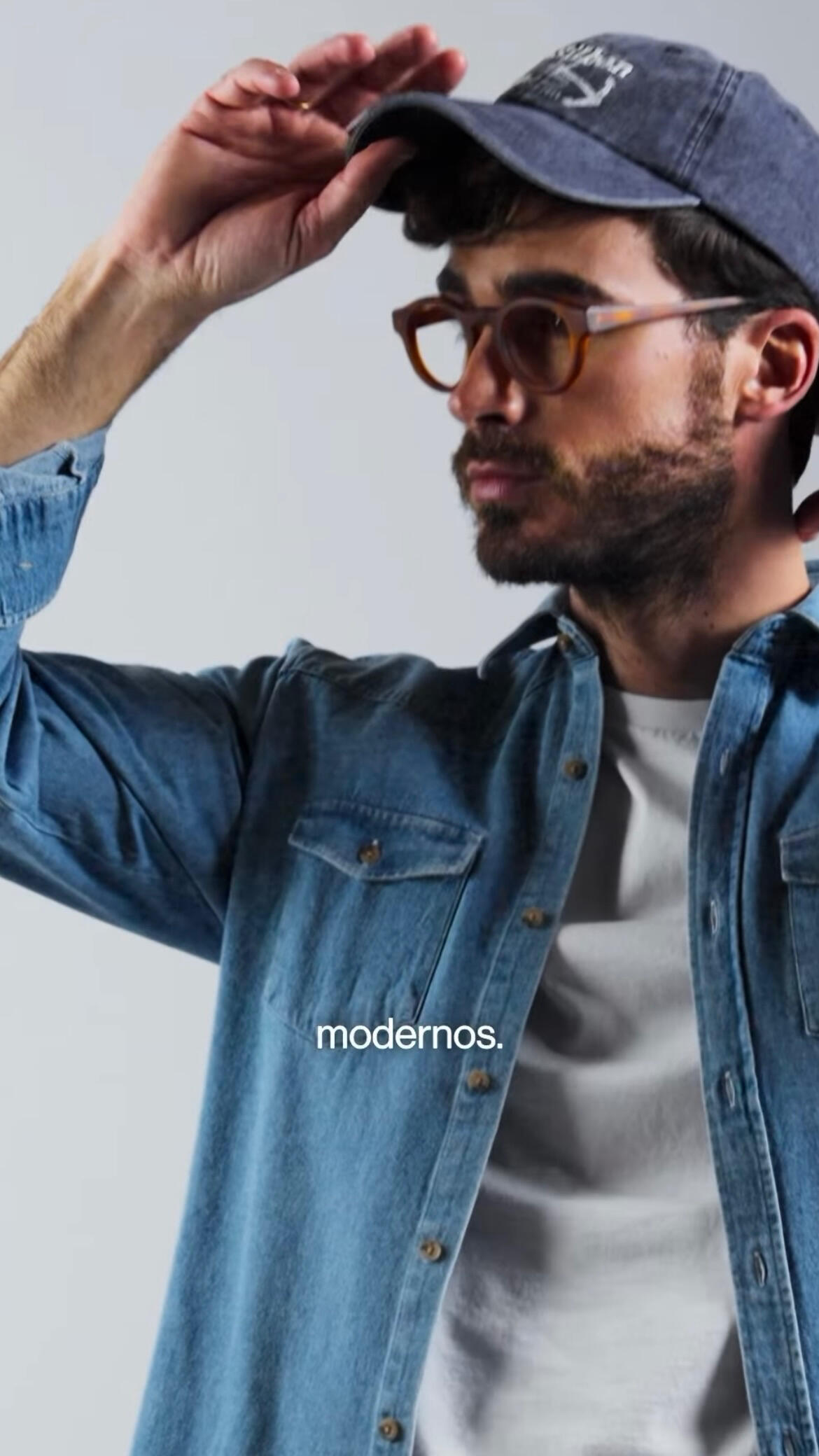 Mo